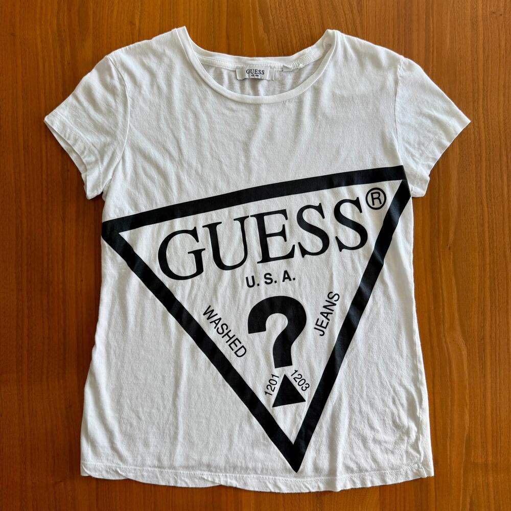 GUESS Women's S White Logo T Shirt Y2K Style Graphic Tee